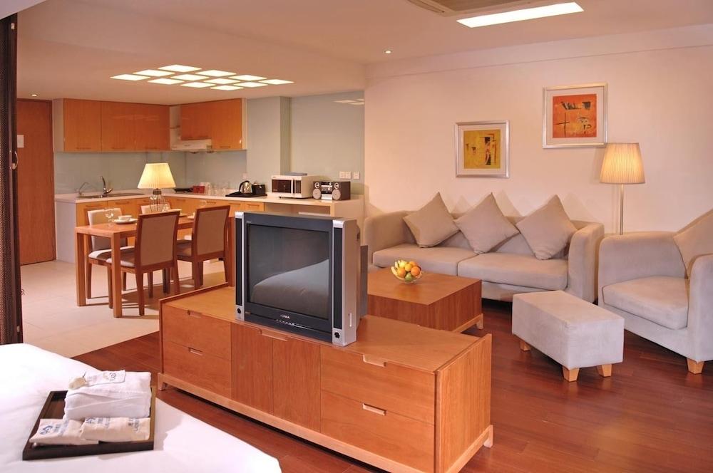 Gloria Plaza Hotel Kangqiao Шанхай Экстерьер фото