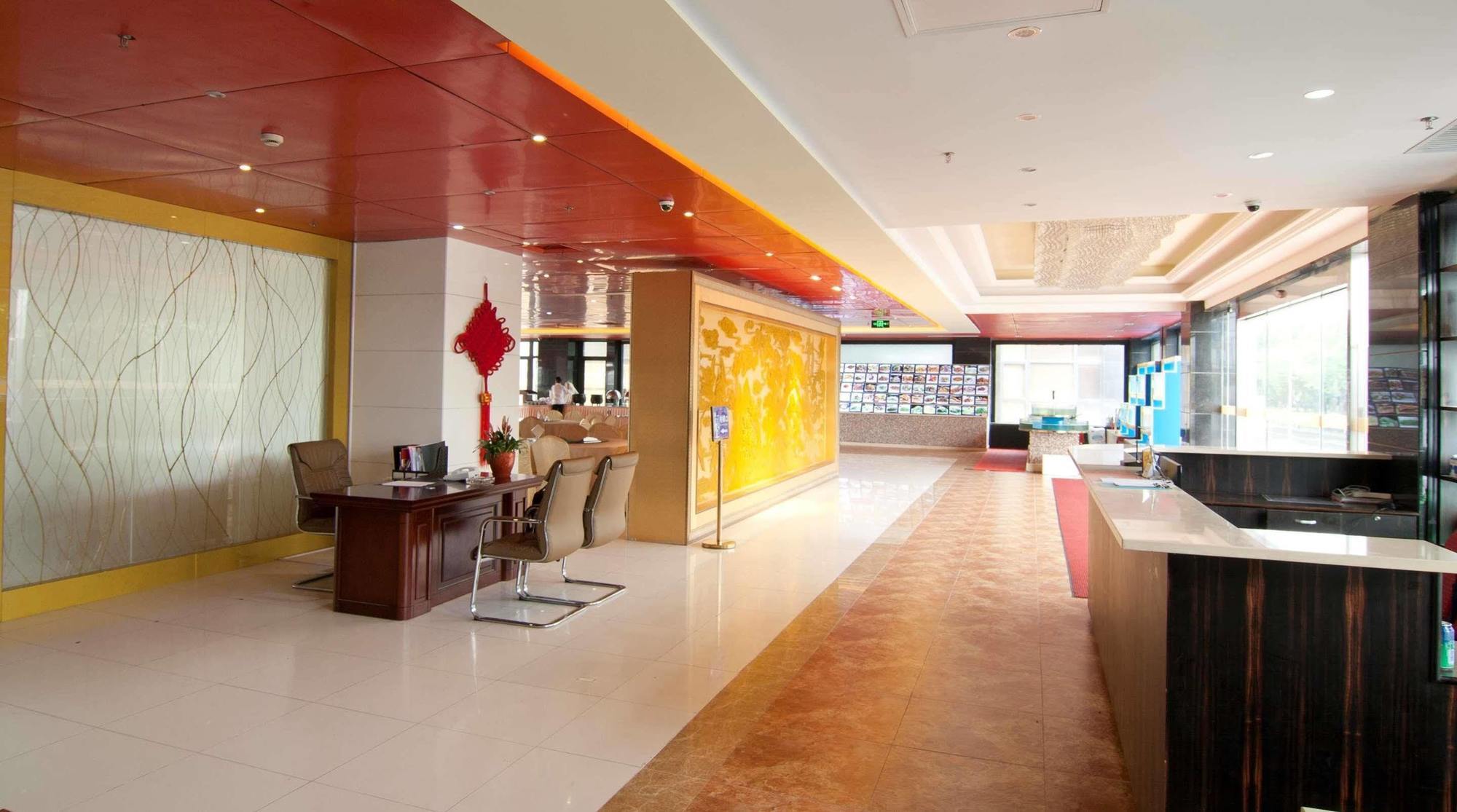 Gloria Plaza Hotel Kangqiao Шанхай Экстерьер фото