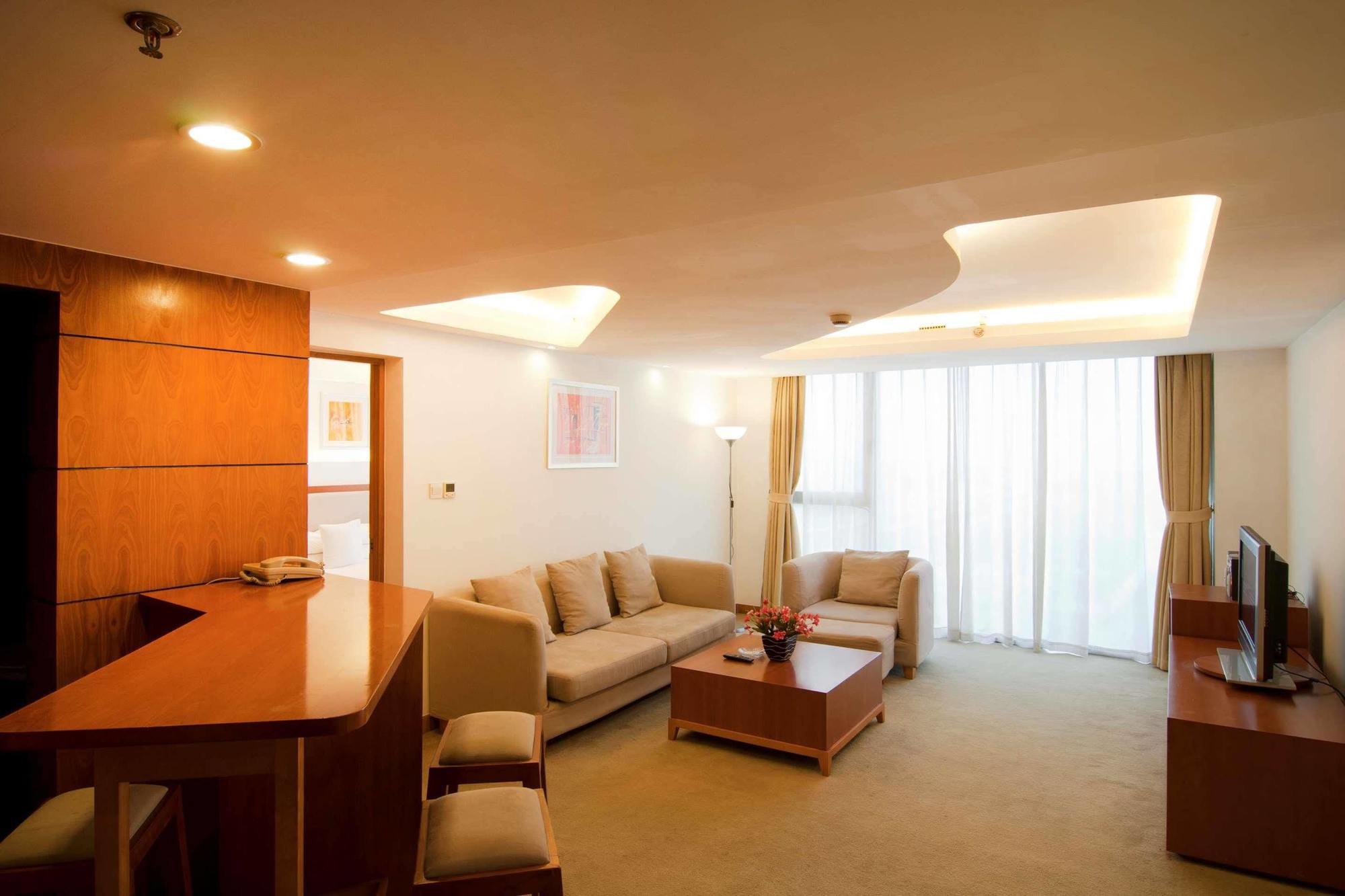 Gloria Plaza Hotel Kangqiao Шанхай Экстерьер фото