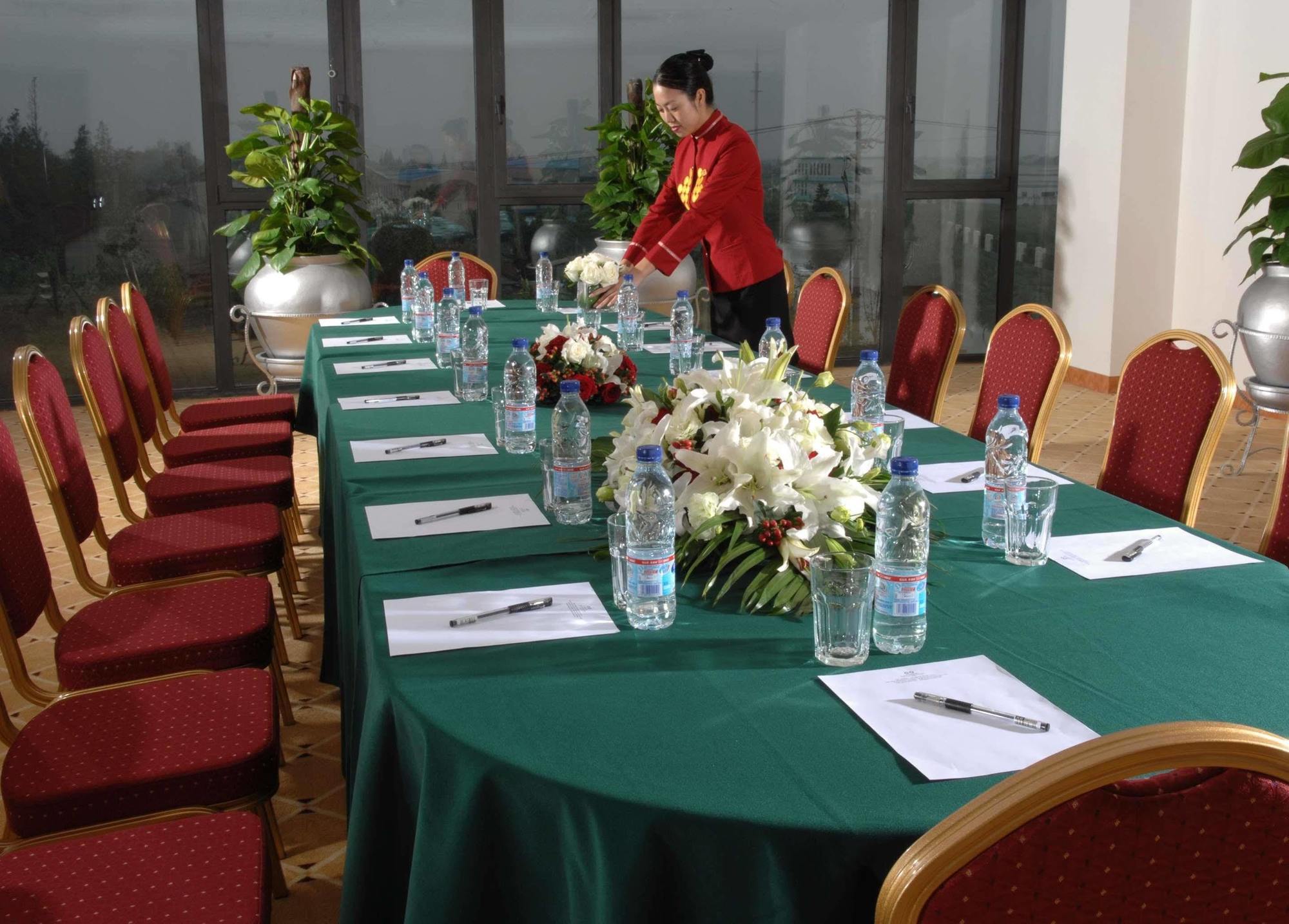 Gloria Plaza Hotel Kangqiao Шанхай Удобства фото